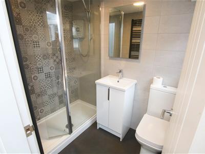 GROUND FLOOR SHOWER ROOM